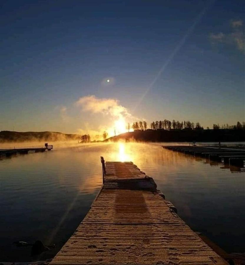 Mysig Timmerstuga Med Braskamin Naera Hovfjaellet Torsby Esterno foto